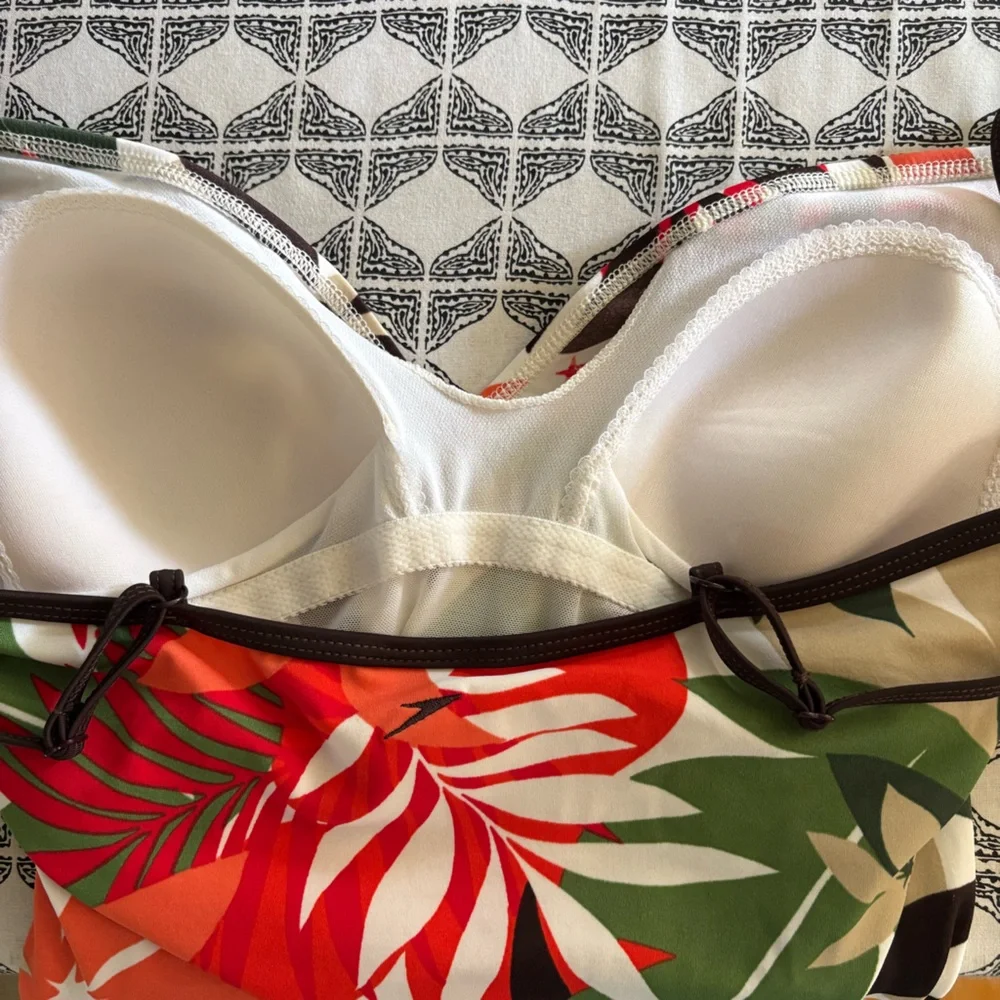 NWT SPEEDO Bondi Beach One Piece size 12 - Picture 5 of 12